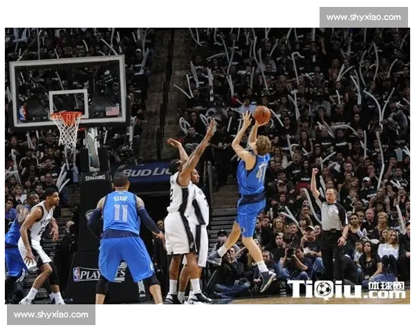 篮网对阵小牛焦点之战球星碰撞与季后赛前景解析走势深度全面观察